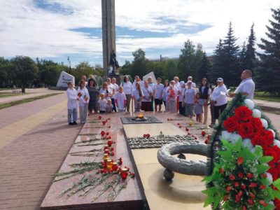 На площади Победы в Калуге отметили 80-летие со дня освобождения Республики Молдовы от немецко-фашистских захватчиков