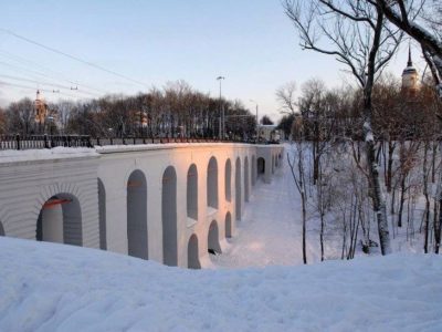 Каменный мост избавят от сорных кустарников и поросли