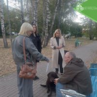 Владельцам собак напомнили о пакетах