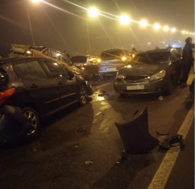 Причиной аварии на мосту через Оку стала не гололедица