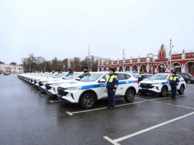 Калужские госавтоинспекторы получили новые машины