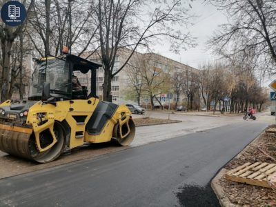 Улицу Платова начали ремонтировать