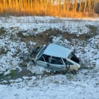 Два человека получили травмы в ДТП с переворотом