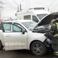 На Тарутинской пострадал человек при столкновении двух иномарок