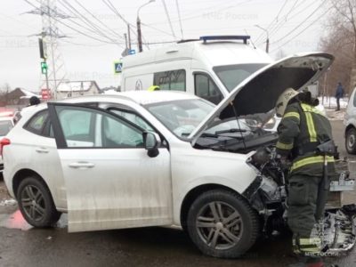 На Тарутинской пострадал человек при столкновении двух иномарок