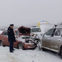 Один человек погиб и пятеро получили травмы в тройном ДТП под Калугой