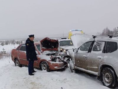 Один человек погиб и пятеро получили травмы в тройном ДТП под Калугой