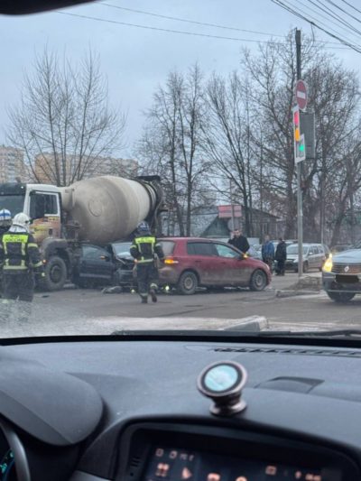 В Калуге 25-летняя девушка пострадала в тройном ДТП