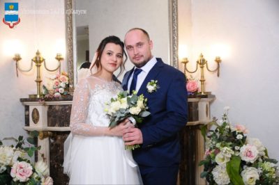 В Калуге 16 пар сыграли свадьбу в первый день весны