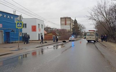70-летняя женщина погибла под колесами автобуса в Калуге