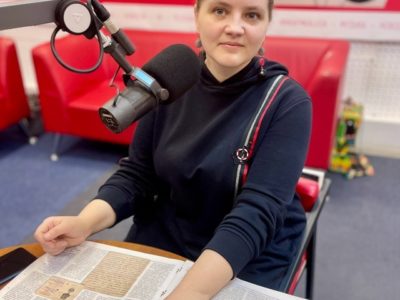 Журналист КН рассказала в эфире радио «Ника FM» о проекте газеты «Фронтовые письма»