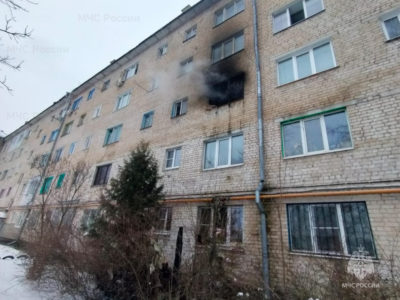 Семь человек отравились продуктами горения во время пожара в калужской пятиэтажке