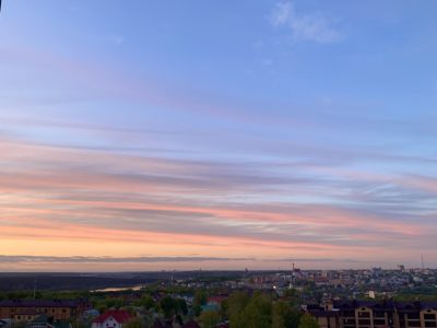 Оранжево-розовый закат озарил небо над Калугой
