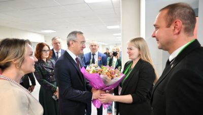 Мария Львова-Белова поздравила калужскую семью с рождением шестого ребенка