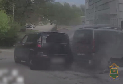 Пьяный водитель протаранил два автомобиля, пытаясь скрыться от полиции