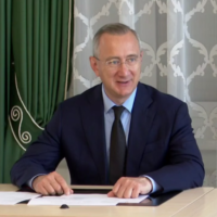 Губернатор Владислав Шапша поздравил медиков с профессиональным праздником