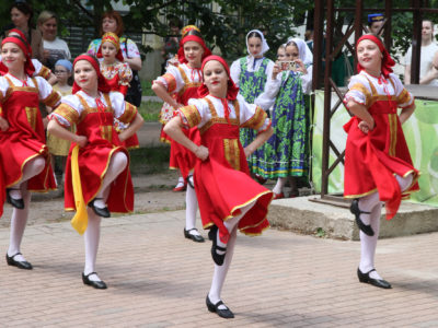 Фестиваль народных танцев прошёл в городском парке Калуги