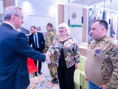 Владислав Шапша поздравил соцработников с профессиональным праздником