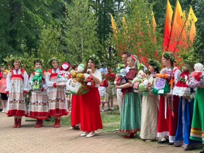 Праздник Троицы отметили в Калуге народным гулянием