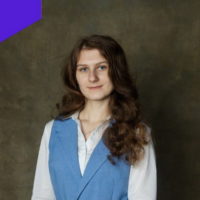Выпускница калужской школы сдала три экзамена на 100 баллов