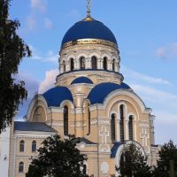 На купол собора калужского монастыря вернули крест