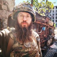 «Мне просто стыдно бездействовать»