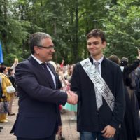 Выпускники прошли по Калуге
