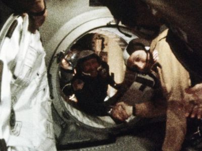 Калужан приглашают на выставку «Встреча на орбите. «Союз» и «Апполон». К 50-летию полёта»