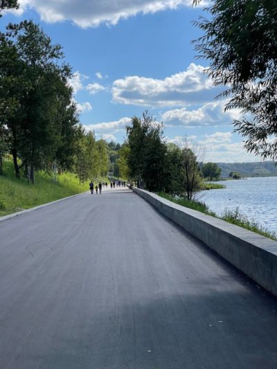 Дмитрий Денисов высоко оценил новое покрытие на Яченской набережной