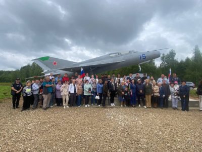 Истребитель МиГ-21 стал памятником Истребитель МиГ-21 стал памятником