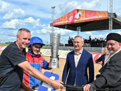 Владислав Шапша наградил самого рысистого