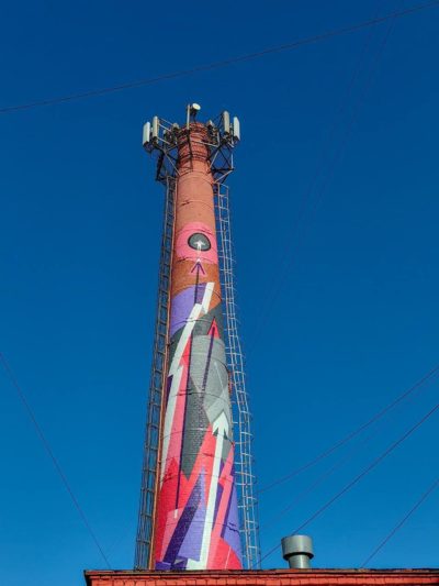 Труба котельной стала холстом для уличных художников