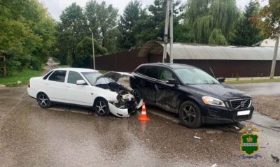 Два человека попали в больницу после ДТП в Калуге