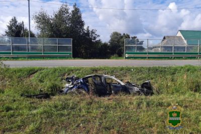 BMW сгорел после ДТП с переворотом BMW сгорел после ДТП с переворотом