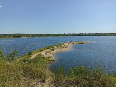 В роли Волги – озеро Угорское В роли Волги – озеро Угорское