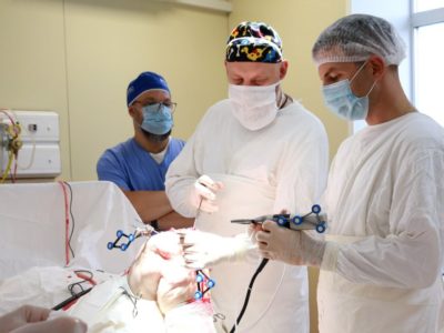 Робот-ортопед поработал в операционной калужской больницы