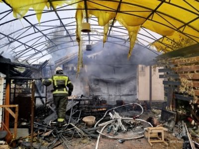 Под Калугой вспыхнул гараж