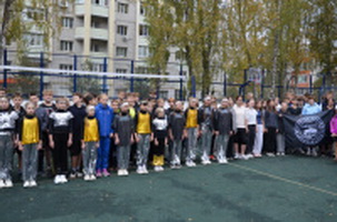 Школьную спортплощадку открыли после капремонта Школьную спортплощадку открыли после капремонта