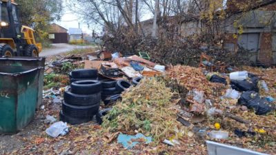 За неделю из Калуги вывезли почти 1400 кубометров мусора За неделю из Калуги вывезли почти 1400 кубометров мусора