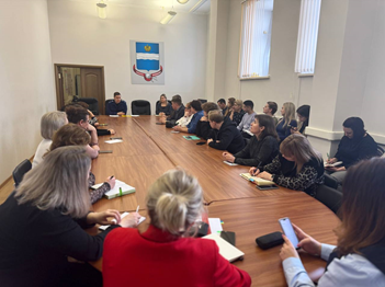 Сотрудникам управления горхозяйства напомнили о декларировании доходов Сотрудникам управления горхозяйства напомнили о декларировании доходов