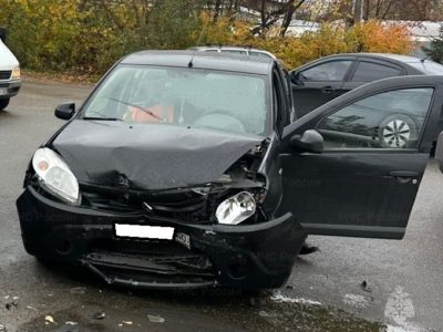 Женщина-водитель попала в больницу после ДТП на Тарутинской