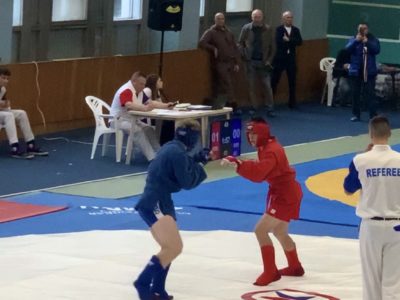 Калужские самбисты борются за медали на городском турнире