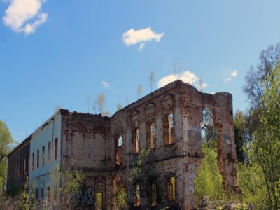 Старинную усадьбу изъяли у собственника по решению суда Старинную усадьбу изъяли у собственника по решению суда