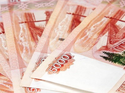 Количество поддельных рублей уменьшилось вдвое