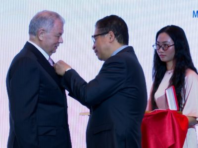 Анатолий Артамонов награжден вьетнамским орденом Дружбы