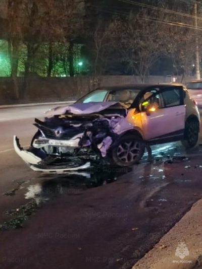 На Глаголева пострадало несколько человек при столкновении двух иномарок