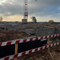 Строители школы в пригороде Калуги приступили к возведению стен Строители школы в пригороде Калуги приступили к возведению стен