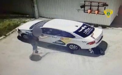 Хулиган с пожарным багром отправлен на принудительные работы Хулиган с пожарным багром отправлен на принудительные работы