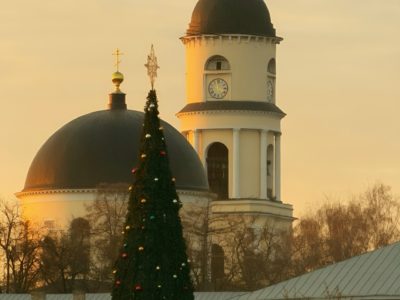 Игрушки для елок Калуги задержались в пути из-за повышенного спроса на новогодние украшения