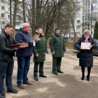 В День добровольца в Калуге наградили активных волонтёров, помогающих бойцам СВО